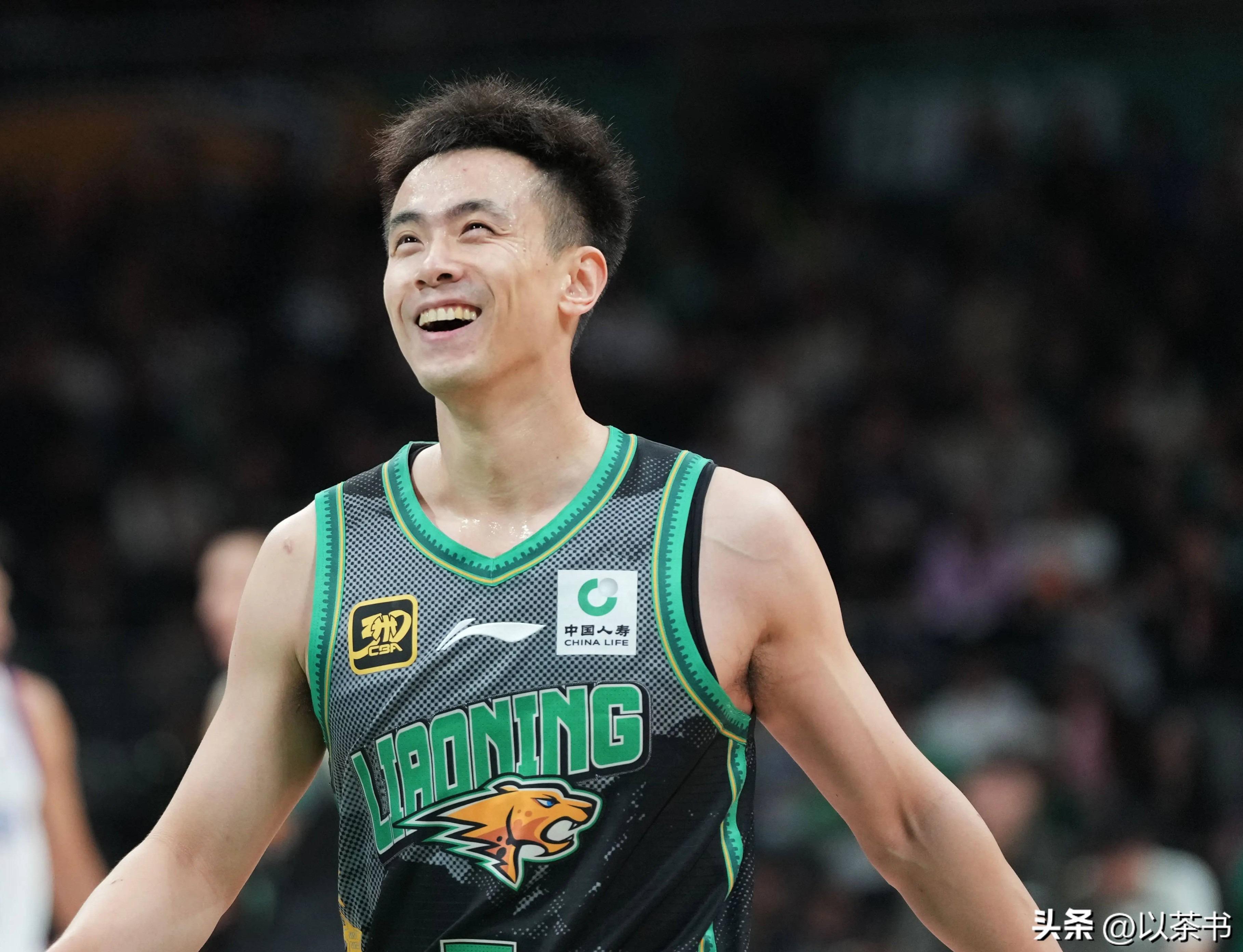 乐鱼电竞官网-赵继伟：年薪高达600万，曾拿4次CBA总冠军，妻子是人艺话剧演员