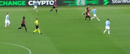 乐鱼电竞官网-【意甲】科雷亚双响因莫比莱破门 拉齐奥3比0AC米兰